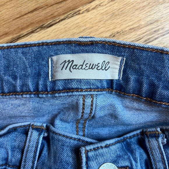 Madewell The MomJean in Light Wash - Picture 11 of 12